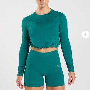 GYMSHARK SWEAT SEAMLESS LONG SLEEVE CROP TOP